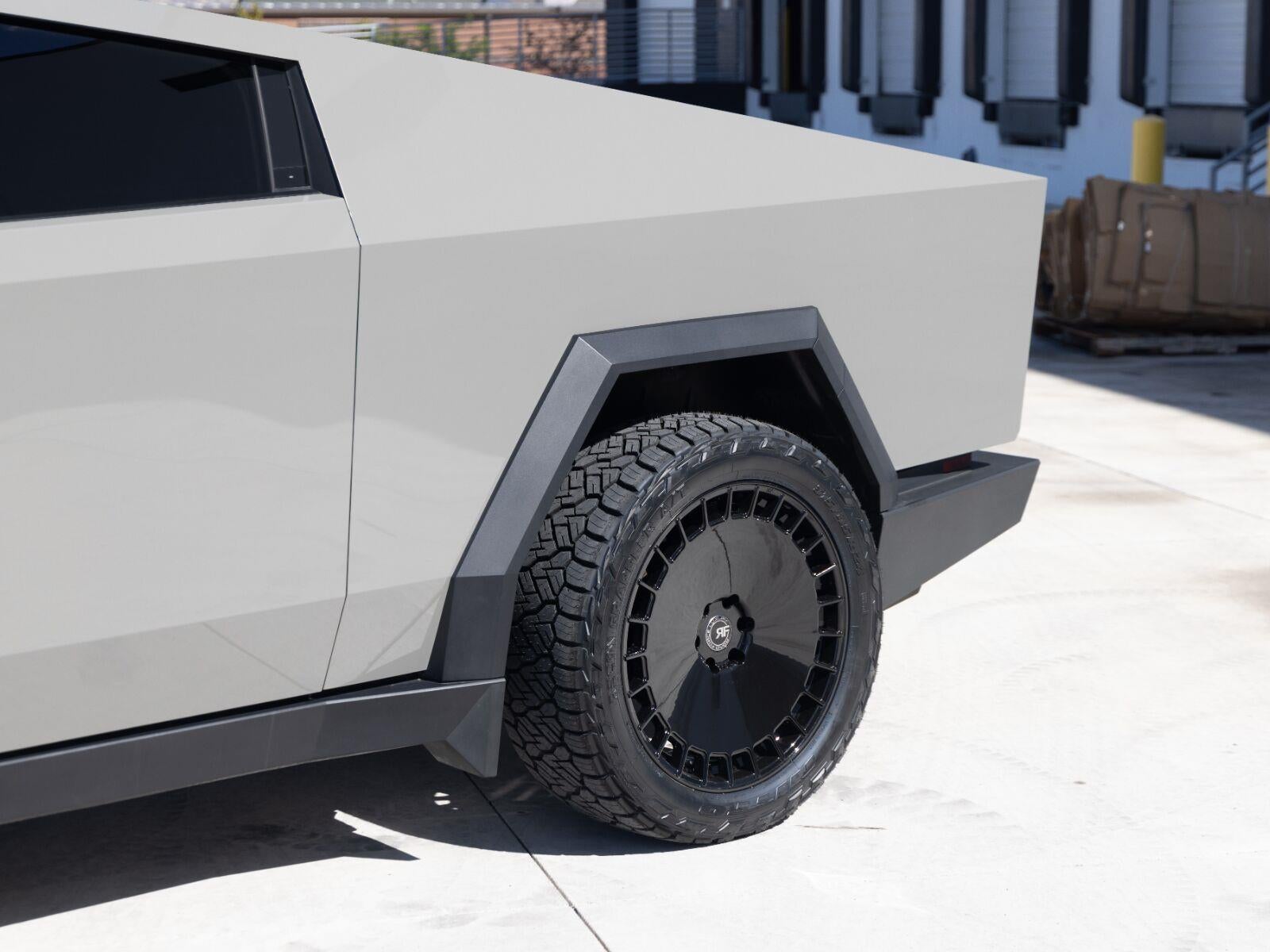 2024 Tesla Cybertruck Cyberbeast