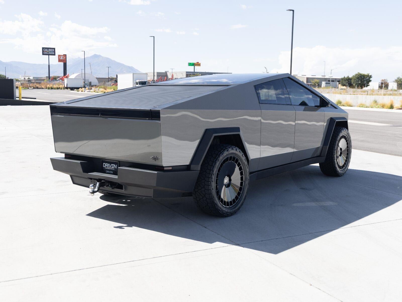 2024 Tesla Cybertruck Cyberbeast