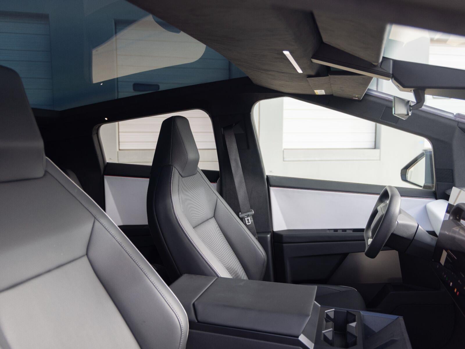 2024 Tesla Cybertruck Cyberbeast