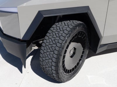 2024 Tesla Cybertruck Cyberbeast