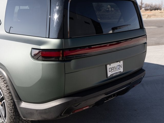 2025 Rivian R1S Adventure