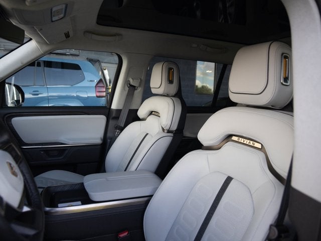 2025 Rivian R1S Adventure