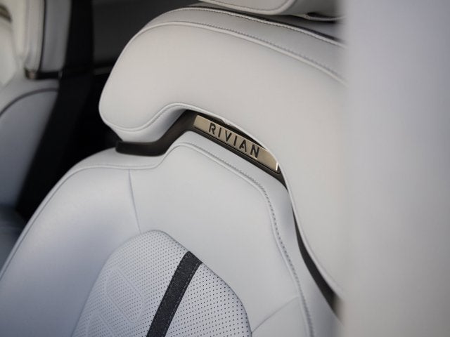 2025 Rivian R1S Adventure