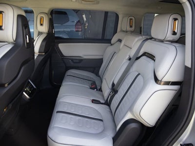 2025 Rivian R1S Adventure