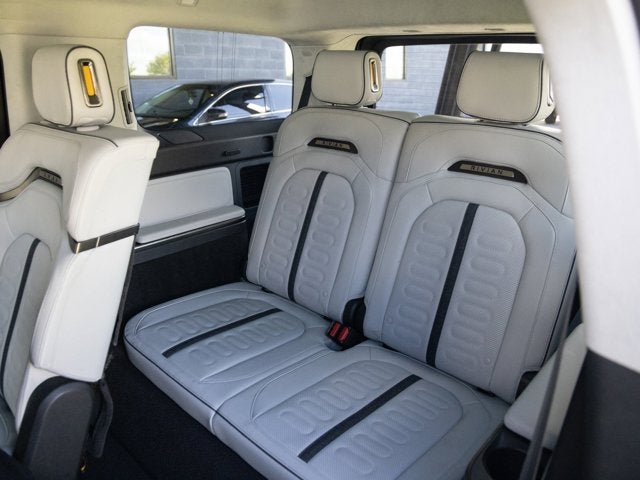 2025 Rivian R1S Adventure