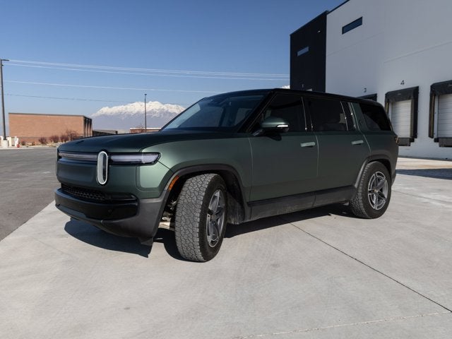 2025 Rivian R1S Adventure