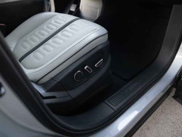 2025 Rivian R1S Adventure