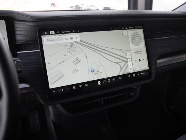 2025 Rivian R1S Adventure