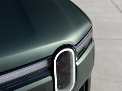 2025 Rivian R1S Adventure
