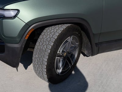 2025 Rivian R1S Adventure