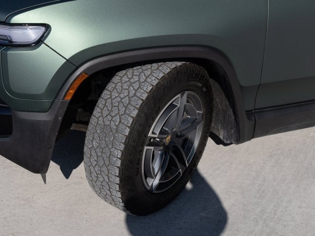 2025 Rivian R1S Adventure