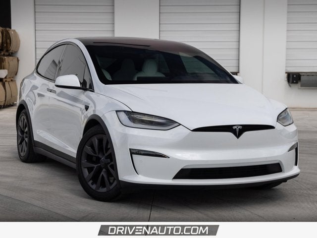 2022 Tesla Model X Long Range's photo