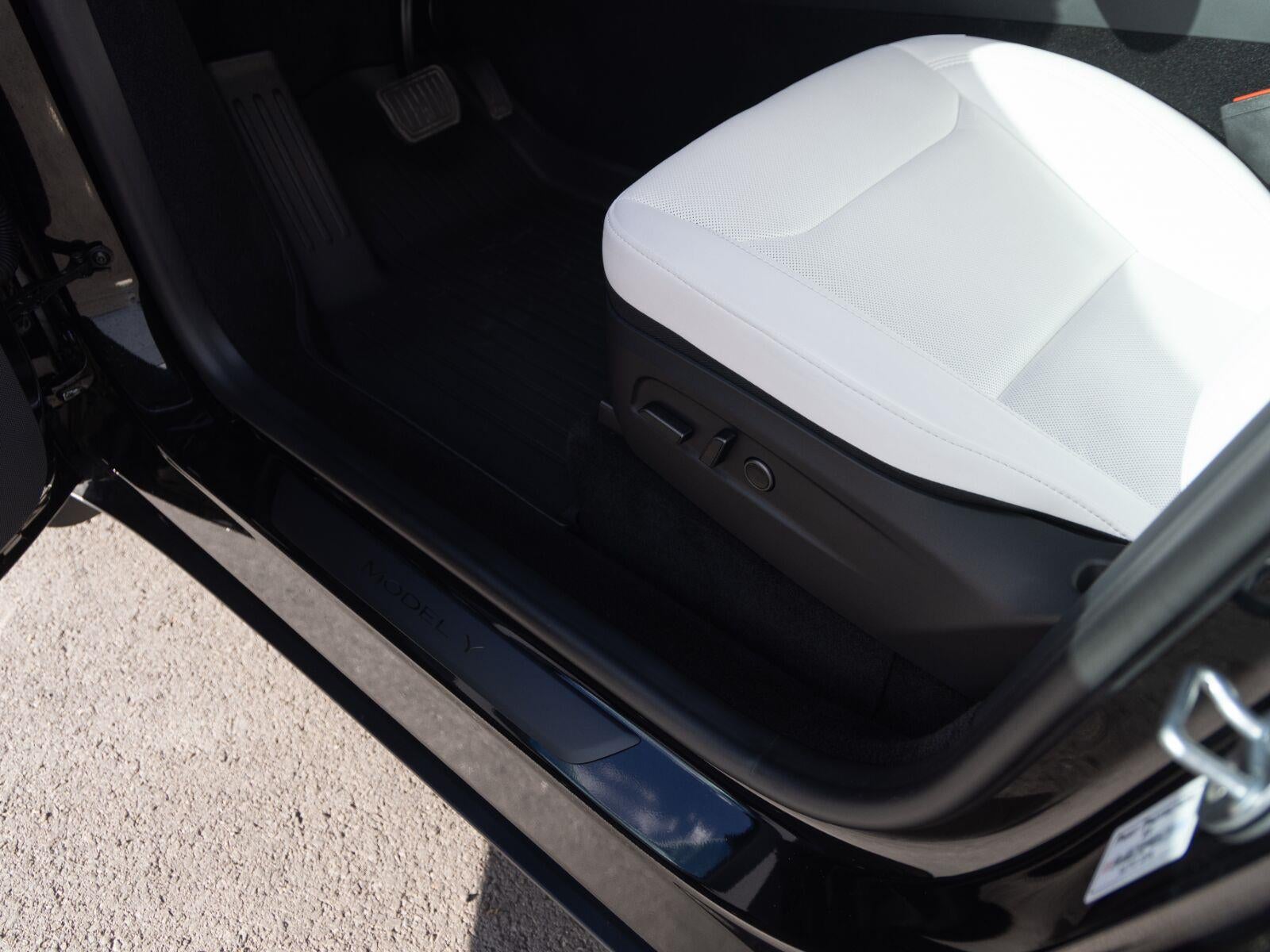 2026 Tesla Model Y Premium