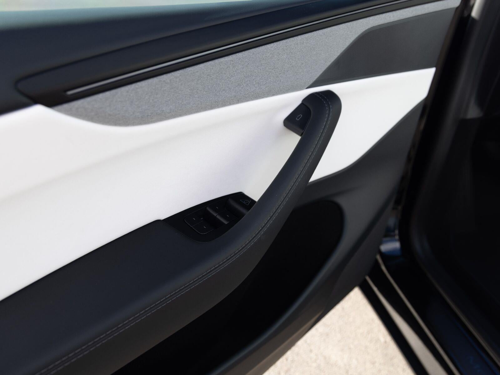 2026 Tesla Model Y Premium