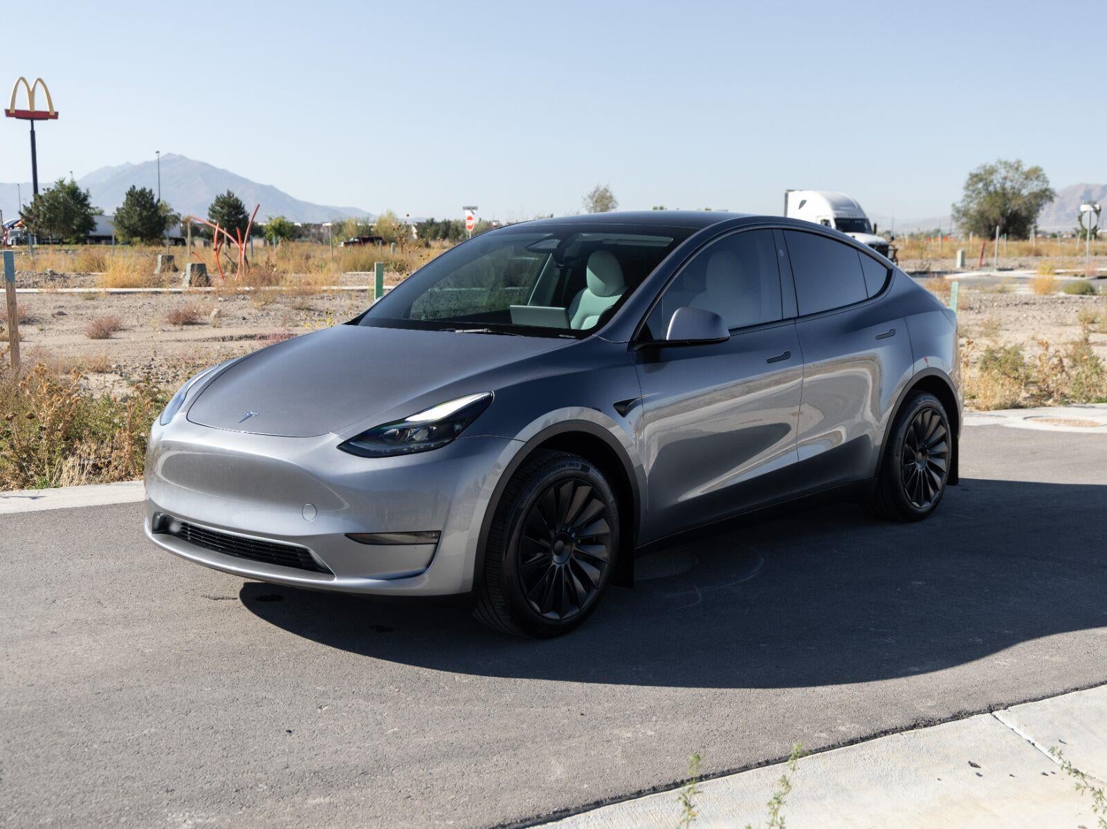 2025 Tesla Model Y Long Range