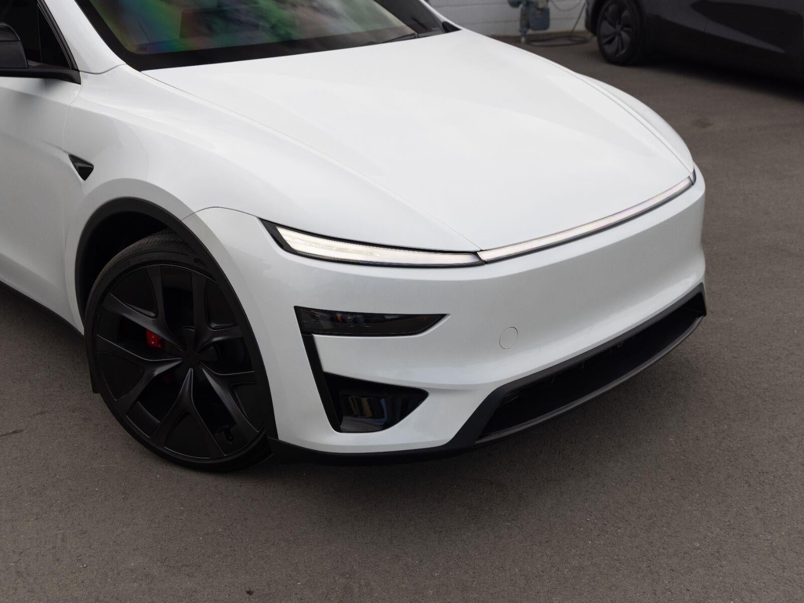 2026 Tesla Model Y Performance