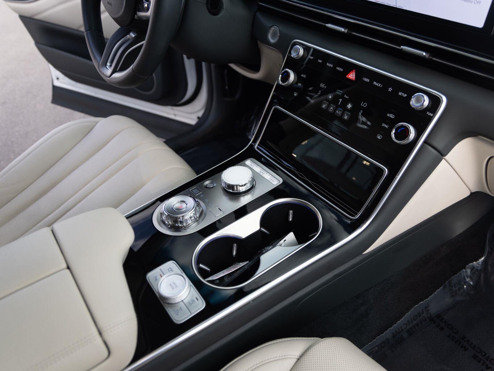 2025 Genesis GV80 2.5T Standard