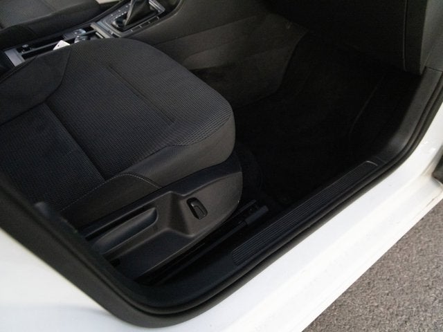 2018 Volkswagen e-Golf SE