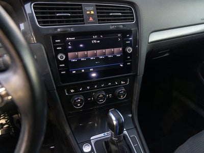 2018 Volkswagen e-Golf SE