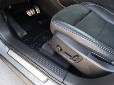 2022 Volvo XC40 R-Design