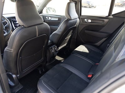 2022 Volvo XC40 R-Design