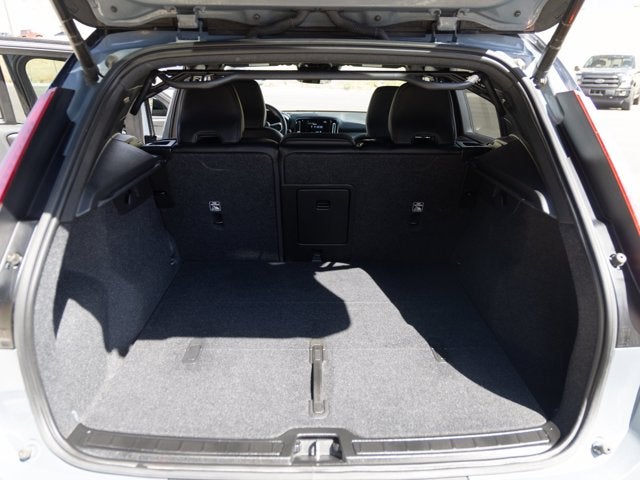 2022 Volvo XC40 R-Design