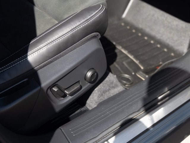 2022 Volvo XC40 R-Design