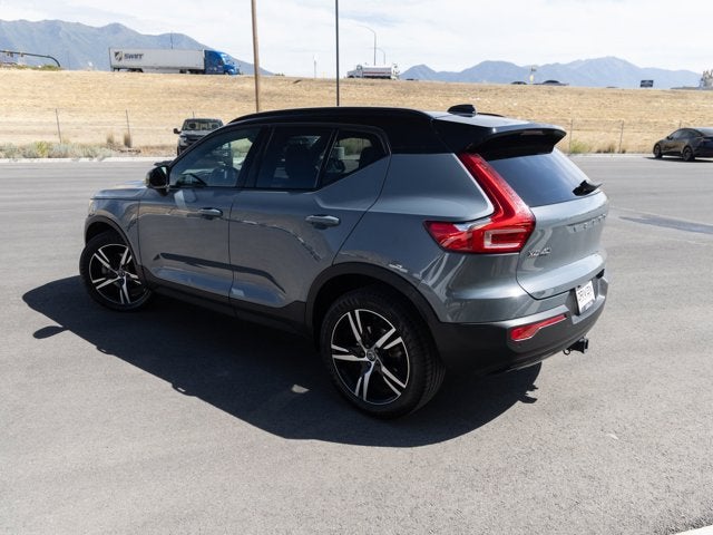 2022 Volvo XC40 R-Design