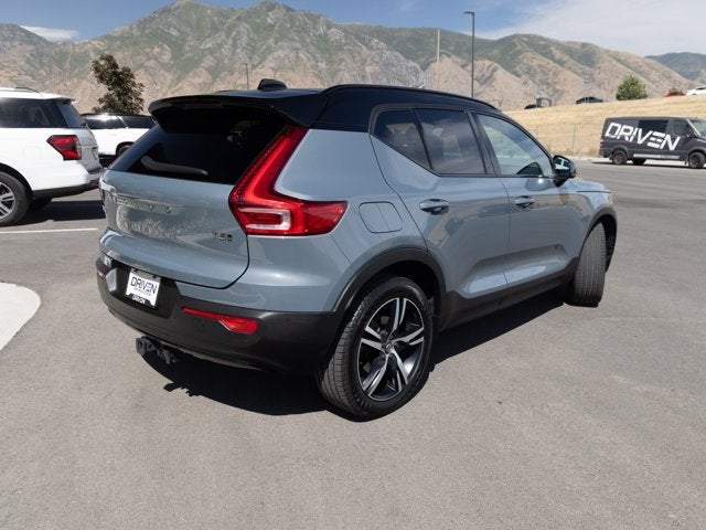 2022 Volvo XC40 R-Design