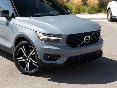 2022 Volvo XC40 R-Design