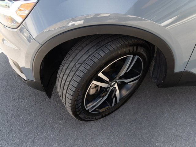 2022 Volvo XC40 R-Design