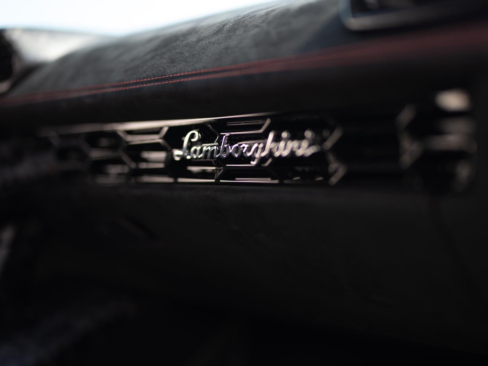 2018 Lamborghini Huracan LP 640-4 Performante